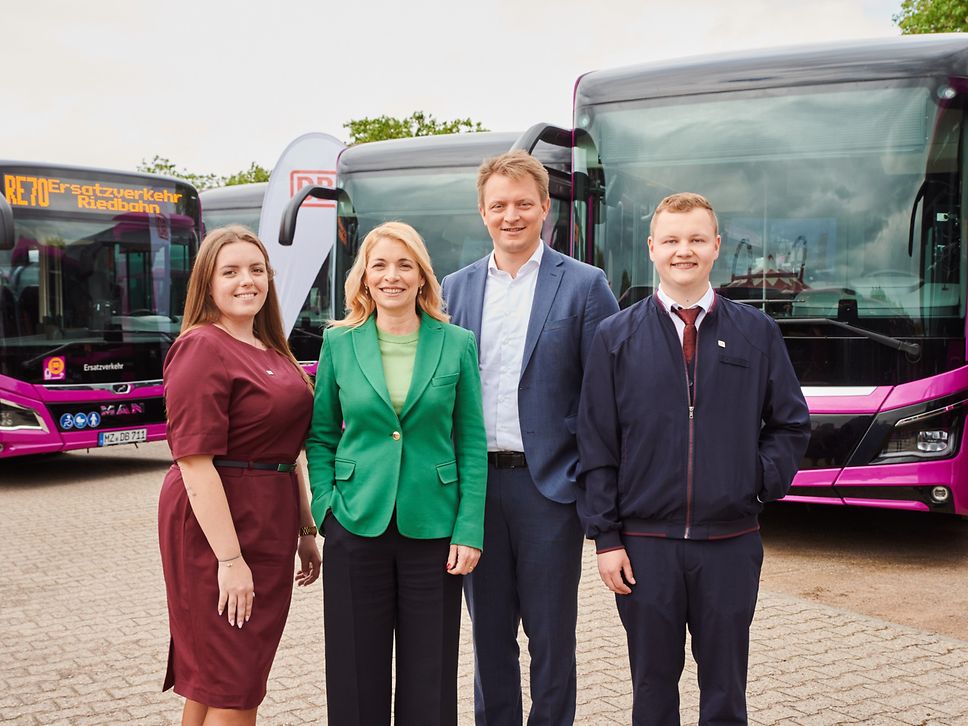 Ersatzverkehr an der Riedbahn: Busflotte und Team komplett