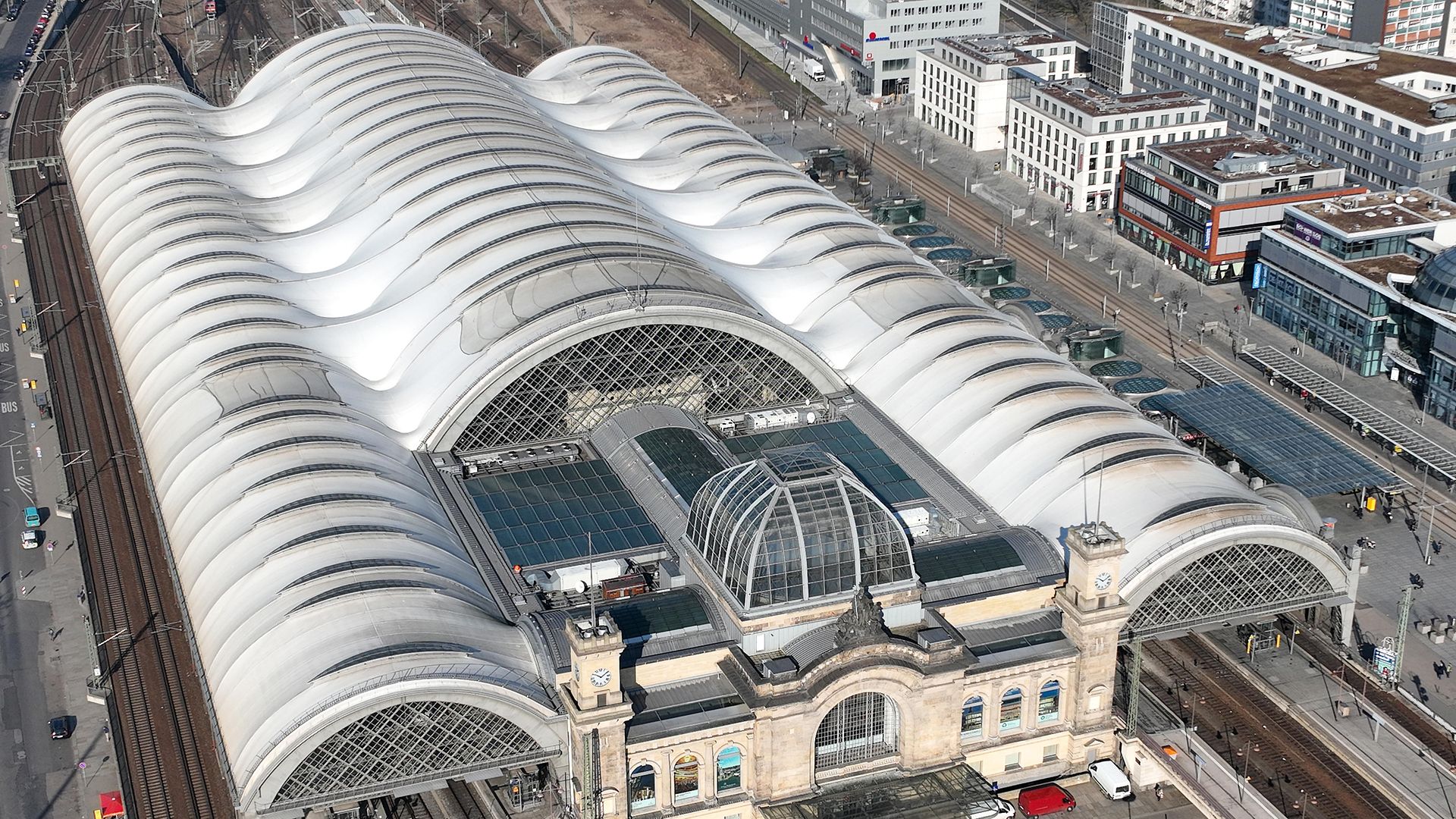 Dresden Hauptbahnhof vor der Dachsanierung - März 2022