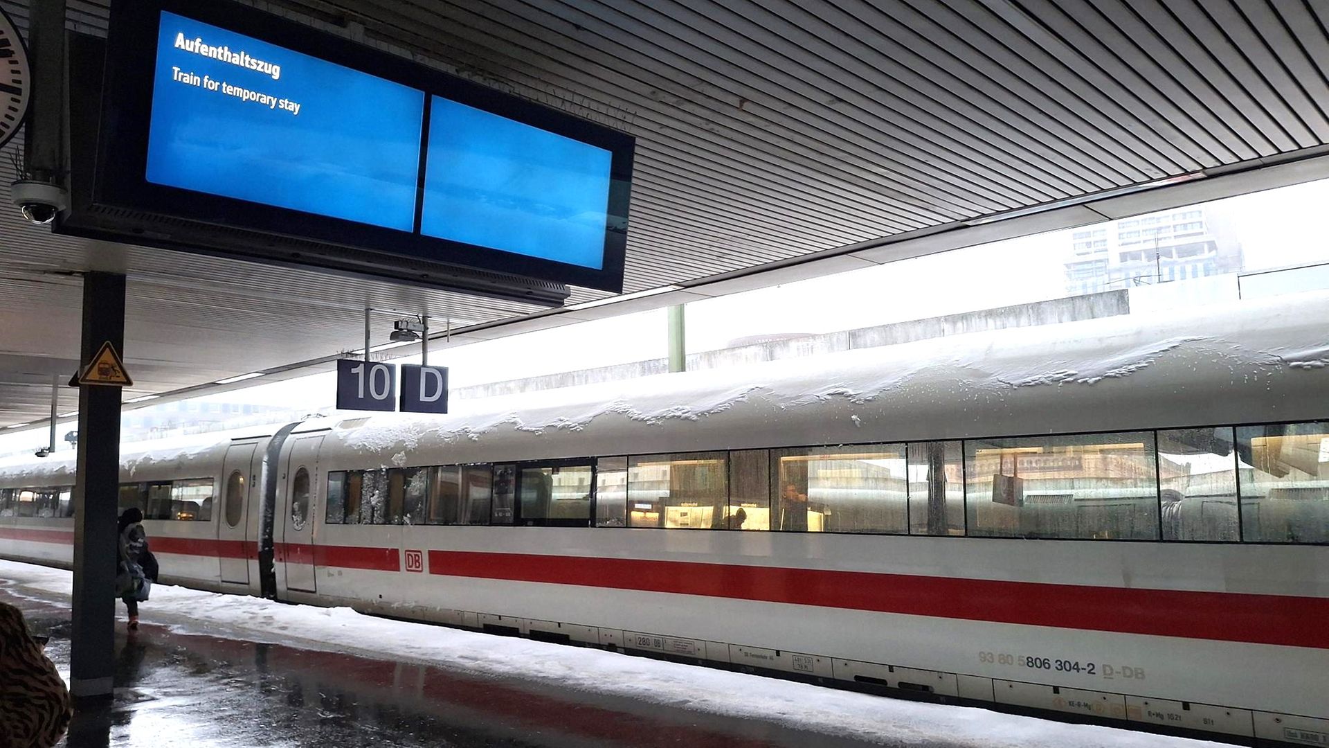 Ein Aufenthaltszug in Hannover Hbf