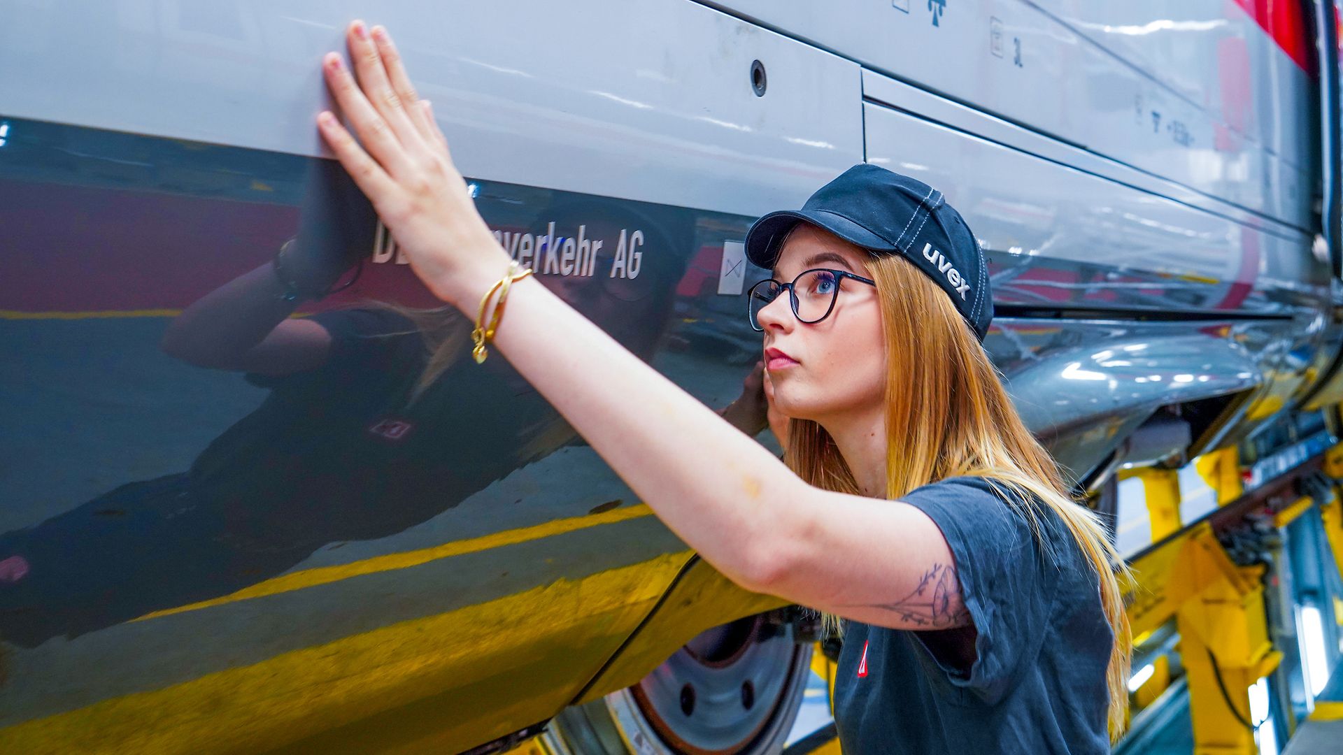 Mitarbeiterin im Werk Cottbus